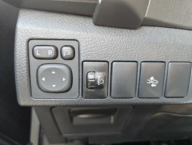 TOYOTA Auris 1.8 HYBRID 136 COLLECTION  