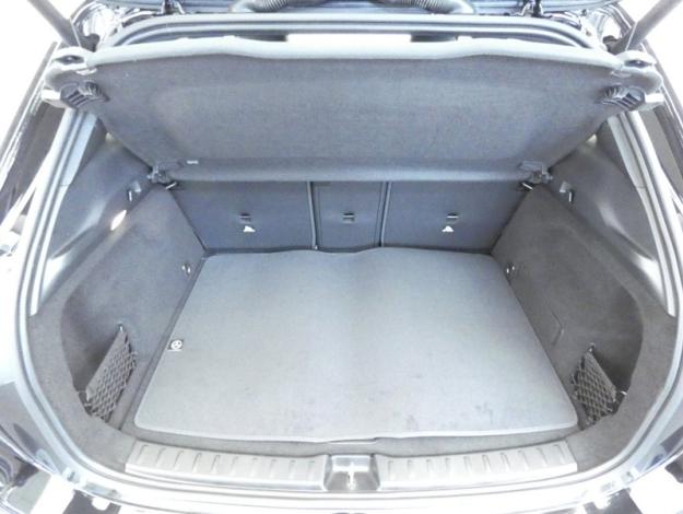 MERCEDES-BENZ GLA 180 Progressive Line  GLA 180 Progressive Line
