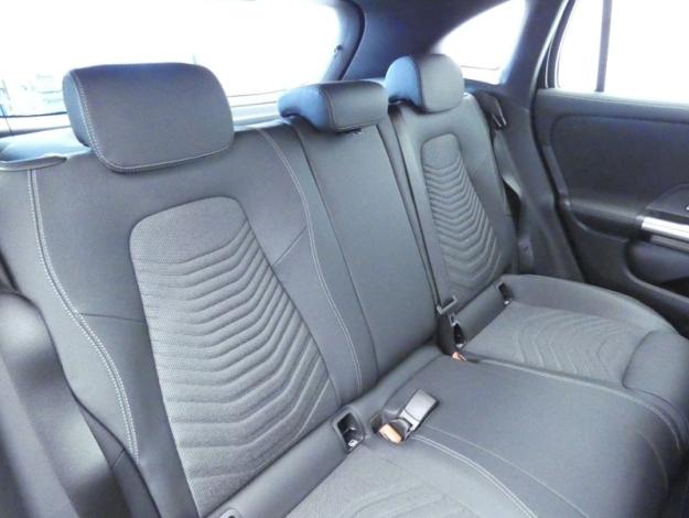 MERCEDES-BENZ GLA 180 Progressive Line  GLA 180 Progressive Line