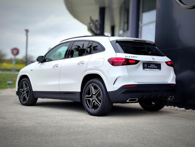 MERCEDES-BENZ GLA 250 e Hybrid EQ AMG Line  GLA 250 e Hybrid EQ AMG Line