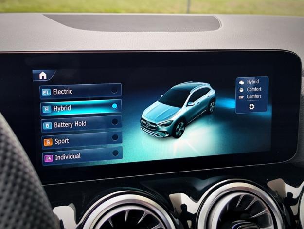 MERCEDES-BENZ GLA 250 e Hybrid EQ AMG Line  GLA 250 e Hybrid EQ AMG Line