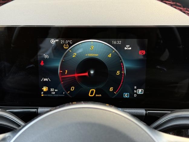 MERCEDES-BENZ GLA 200 d AMG Line  