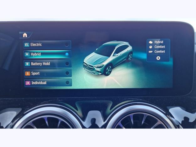 MERCEDES-BENZ GLA 250 e Hybrid EQ AMG Line  GLA 250 e Hybrid EQ AMG Line
