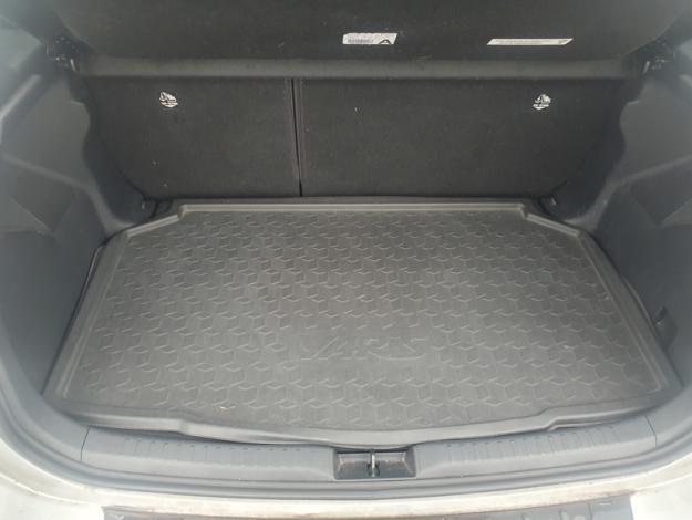 TOYOTA Yaris 116h France  