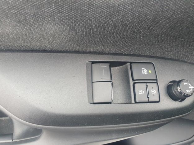 TOYOTA Yaris 116h France  