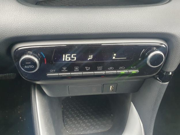 TOYOTA Yaris 116h France  