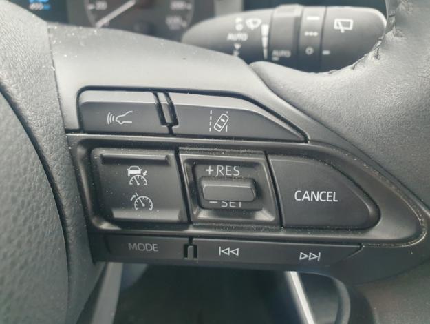 TOYOTA Yaris 116h France  