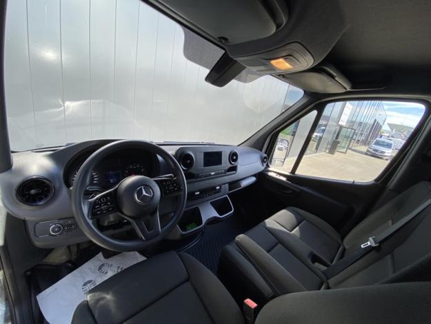 MERCEDES-BENZ Sprinter 215 CDI Fourgon Compact  SPRINTER 215 FG 33 3,0t FIRST Traction