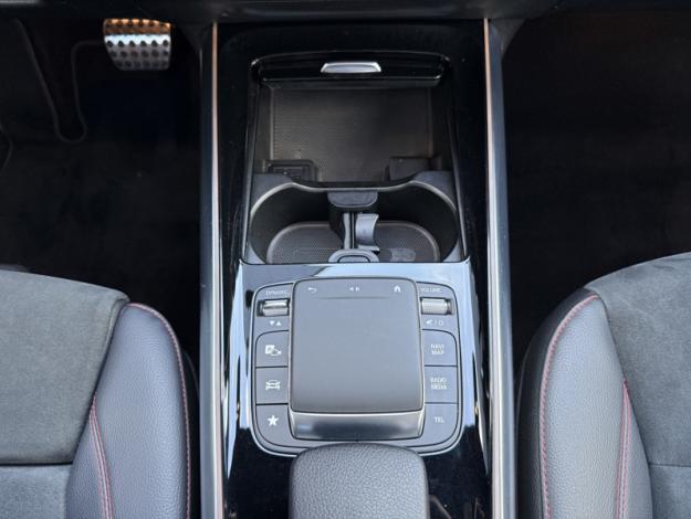 MERCEDES-BENZ GLA 200 d AMG Line  