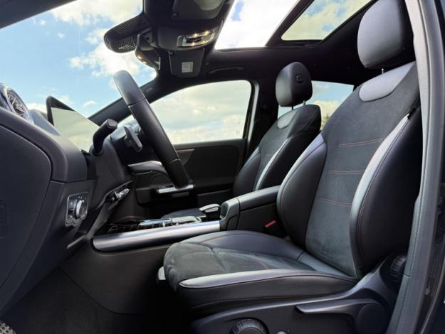 MERCEDES-BENZ GLA 200 d AMG Line  