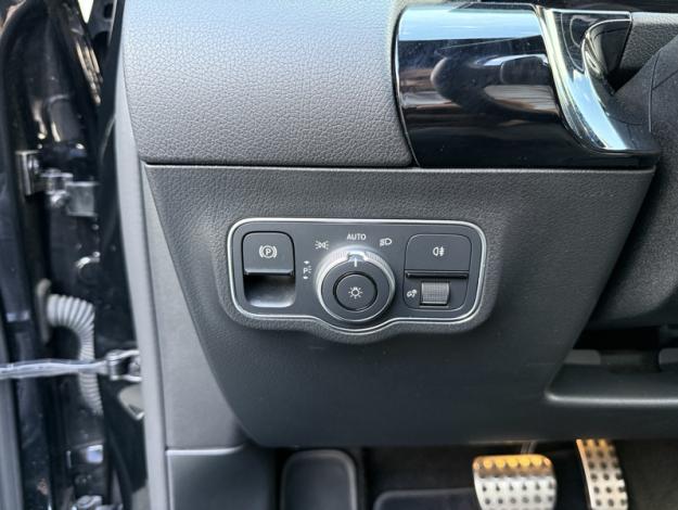 MERCEDES-BENZ GLA 200 d AMG Line  