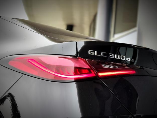 MERCEDES-BENZ GLC Coupé GLC 300 de Hybrid EQ 4MATIC Coupé AMG Line +  GLC 300 d e Hybrid EQ 4MATIC Coupé AMG Line +