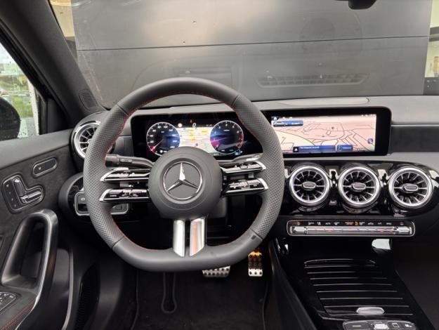 MERCEDES-BENZ Classe A 180 AMG Line  Classe A 180 AMG Line