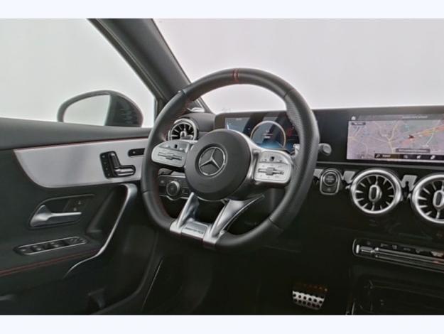 MERCEDES-BENZ A 35 AMG A 4MATIC Toit Pano  