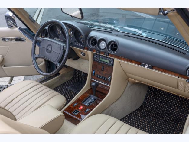 MERCEDES-BENZ 560 SL   