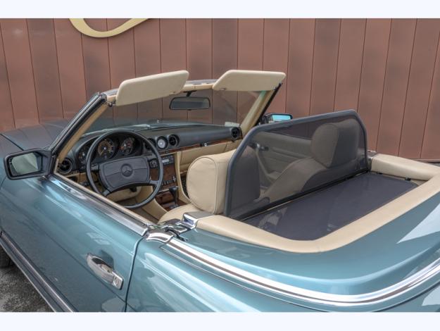 MERCEDES-BENZ 560 SL   