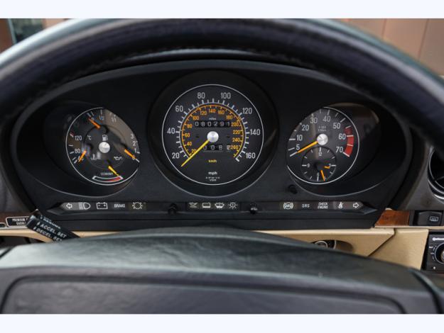 MERCEDES-BENZ 560 SL   