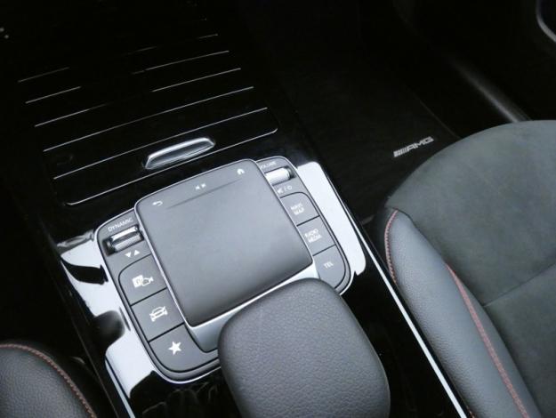 MERCEDES-BENZ Classe A 250 e Berline AMG Line AMG Line 