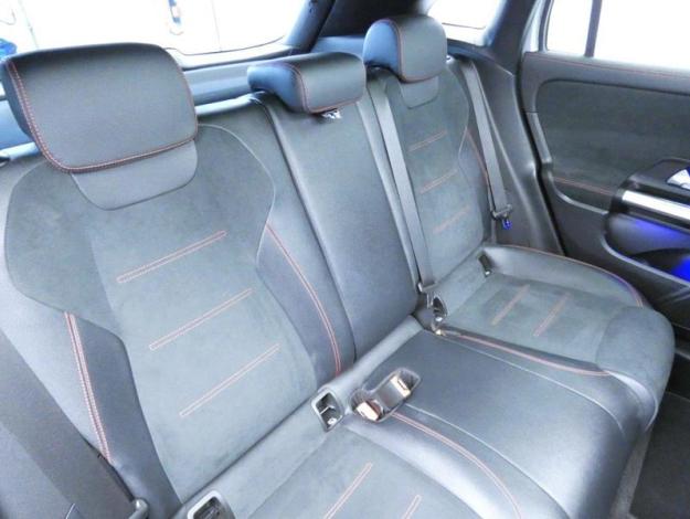 MERCEDES-BENZ GLA 200 d AMG Line  