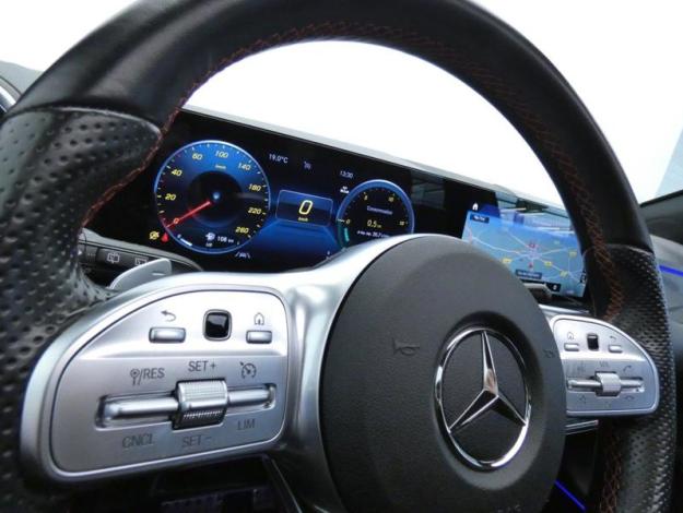 MERCEDES-BENZ GLA 200 d AMG Line  