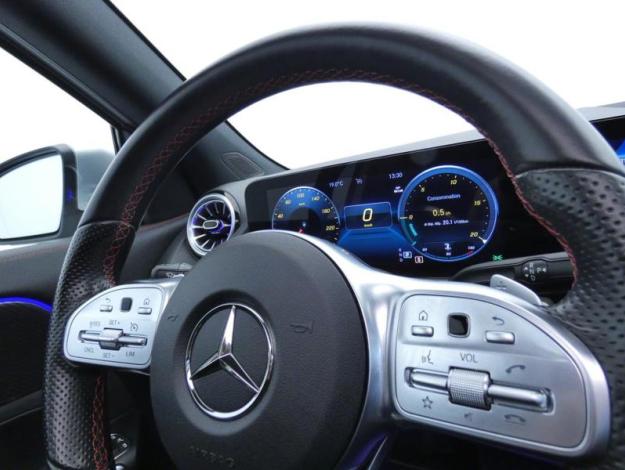 MERCEDES-BENZ GLA 200 d AMG Line  