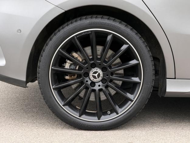 MERCEDES-BENZ Classe A 250 e AMG Line  