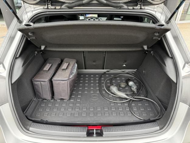 MERCEDES-BENZ Classe A 250 e AMG Line  