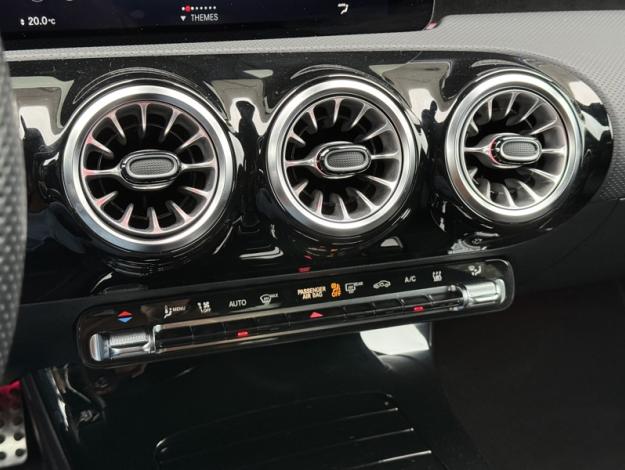 MERCEDES-BENZ Classe A 250 e AMG Line  