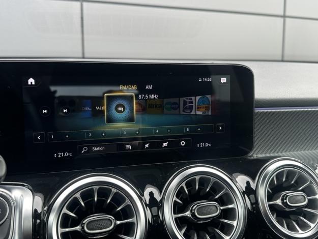 MERCEDES-BENZ GLB 200 d AMG Line  
