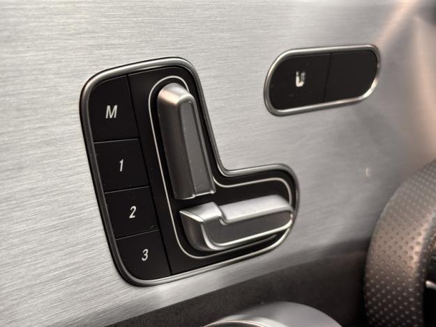 MERCEDES-BENZ Classe A 200 d Berline AMG Line  Classe A Berline / V1771 Classe A 200 d Berline AMG Line
