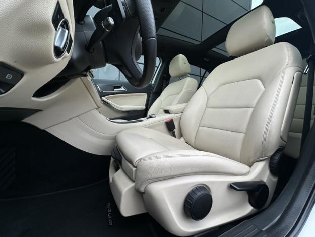 MERCEDES-BENZ GLA 180 d Activity Edition  