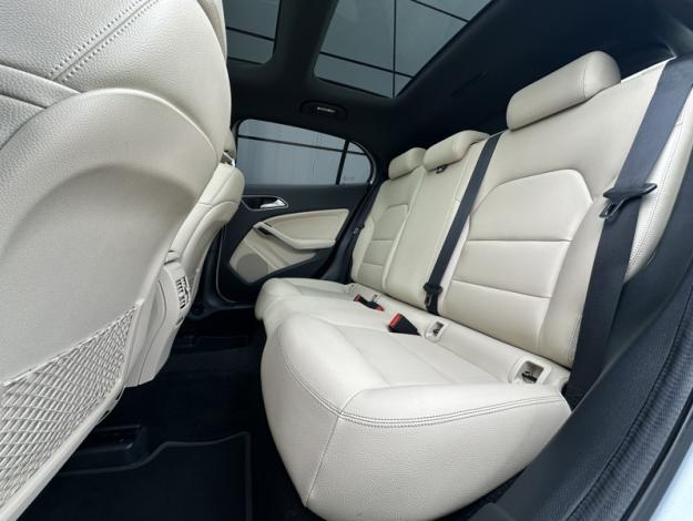 MERCEDES-BENZ GLA 180 d Activity Edition  