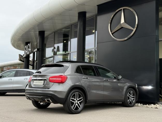 MERCEDES-BENZ GLA 220 CDI 4MATIC Sport Utility Vehicle  