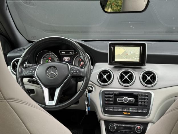 MERCEDES-BENZ GLA 220 CDI 4MATIC Sport Utility Vehicle  