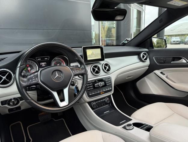 MERCEDES-BENZ GLA 220 CDI 4MATIC Sport Utility Vehicle  