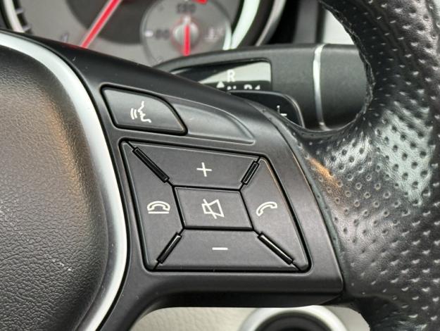 MERCEDES-BENZ GLA 220 CDI 4MATIC Sport Utility Vehicle  