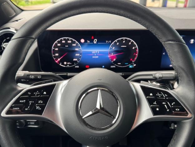 MERCEDES-BENZ GLA 200 Progressive Line  GLA 200 Progressive Line