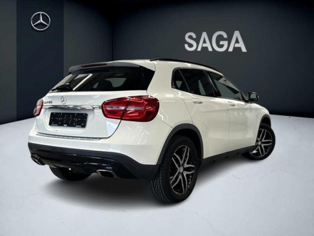 MERCEDES-BENZ GLA 180 Urban Boite Auto Toit Pano  