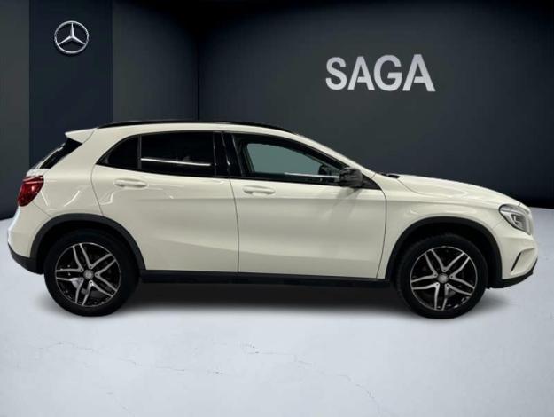MERCEDES-BENZ GLA 180 Urban Boite Auto Toit Pano  