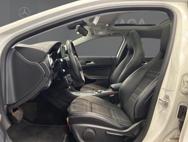 MERCEDES-BENZ GLA 180 Urban Boite Auto Toit Pano  