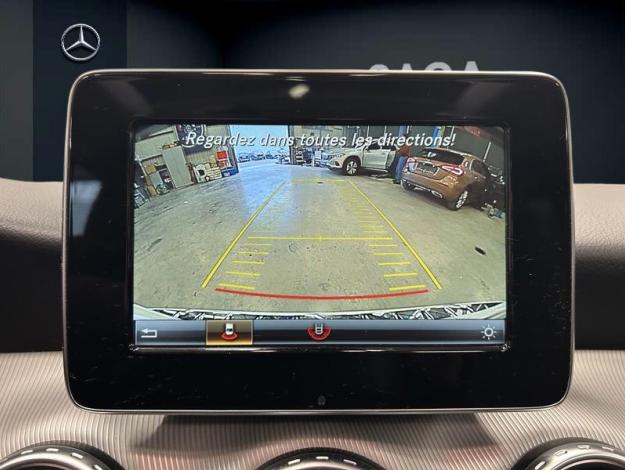 MERCEDES-BENZ GLA 180 Urban Boite Auto Toit Pano  