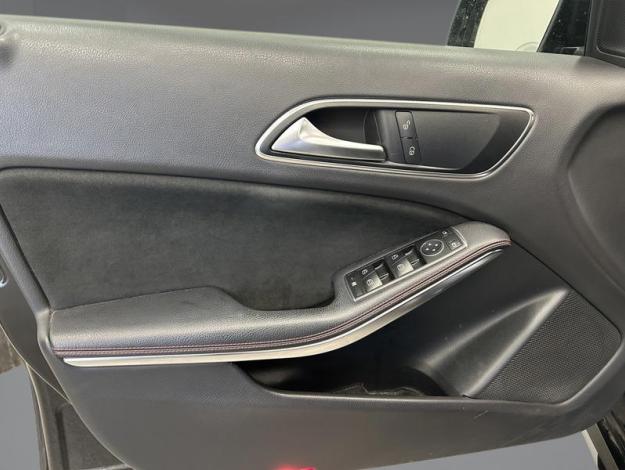 MERCEDES-BENZ A 160 AMG Line Pack Night  