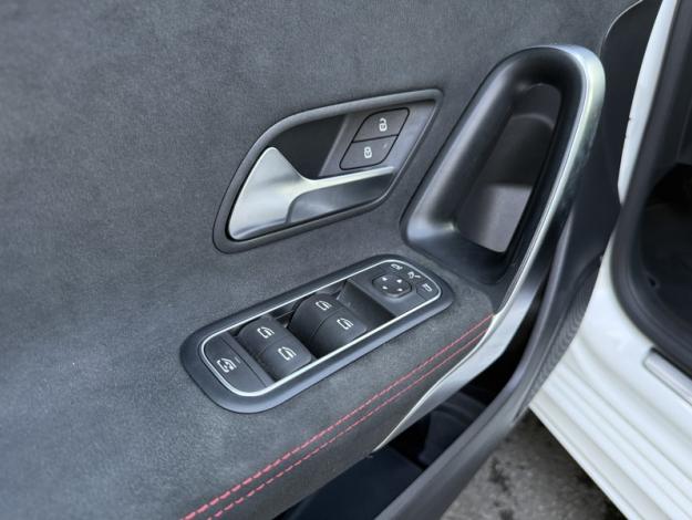 MERCEDES-BENZ Classe A 180 d AMG Line  