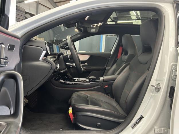 MERCEDES-BENZ A 35 AMG A 4MATIC Toit Pano  