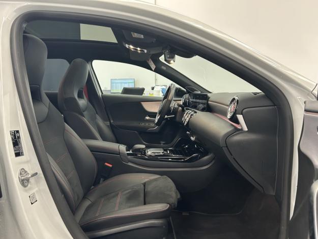 MERCEDES-BENZ A 35 AMG A 4MATIC Toit Pano  