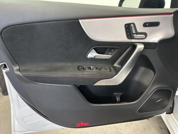 MERCEDES-BENZ A 35 AMG A 4MATIC Toit Pano  