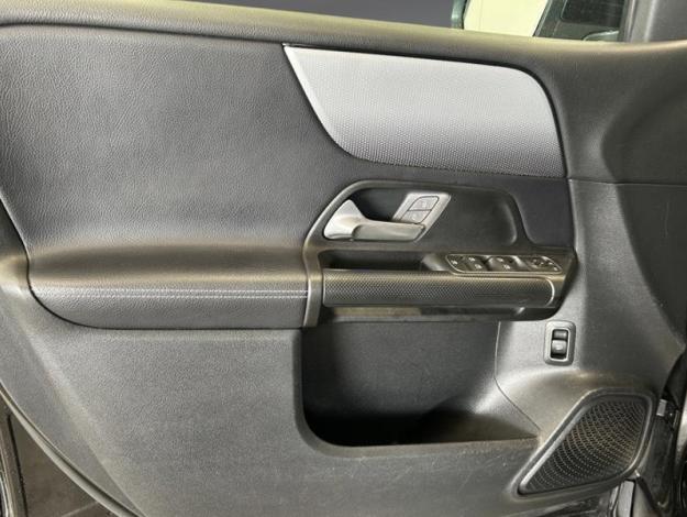 MERCEDES-BENZ GLB 200 Business Line  