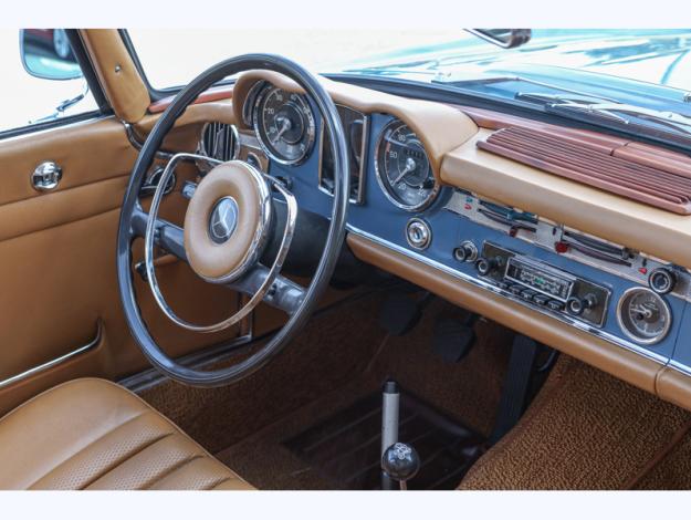 MERCEDES-BENZ 230 SL Pagode  
