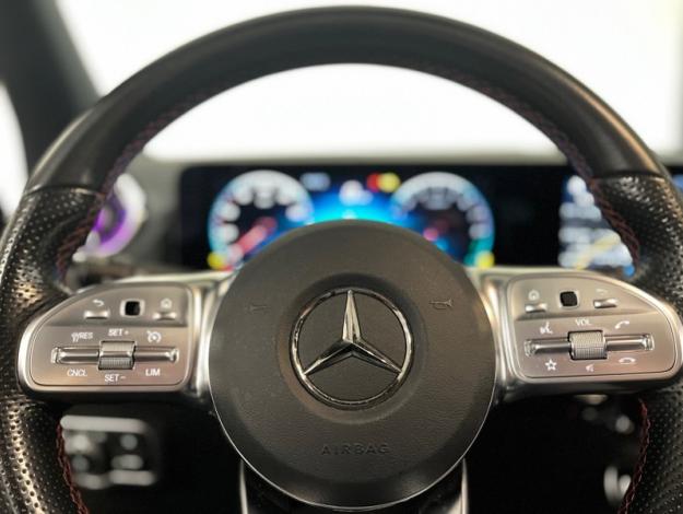 MERCEDES-BENZ GLA 250 e AMG Line  