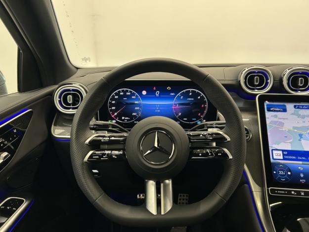 MERCEDES-BENZ GLC 300 d 4M Coupé AMG Attelage Pano  